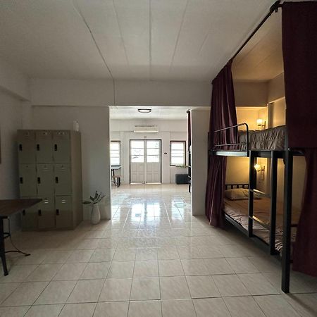 The Cabin Backpackers Hostel & Bar เชียงใหม่ ภายนอก รูปภาพ