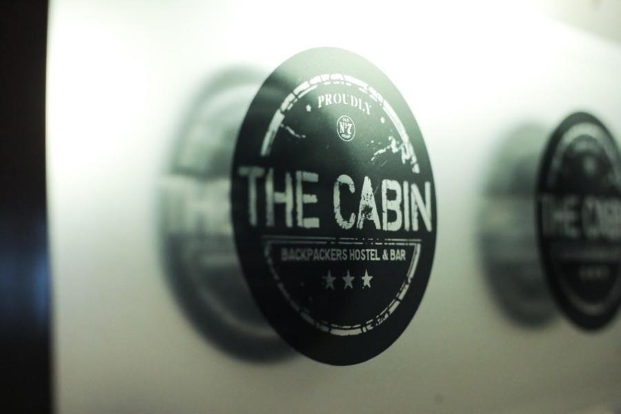 The Cabin Backpackers Hostel & Bar เชียงใหม่ ภายนอก รูปภาพ