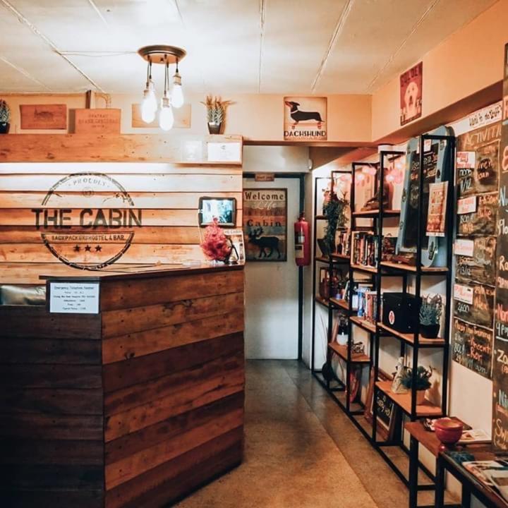 The Cabin Backpackers Hostel & Bar เชียงใหม่ ภายนอก รูปภาพ