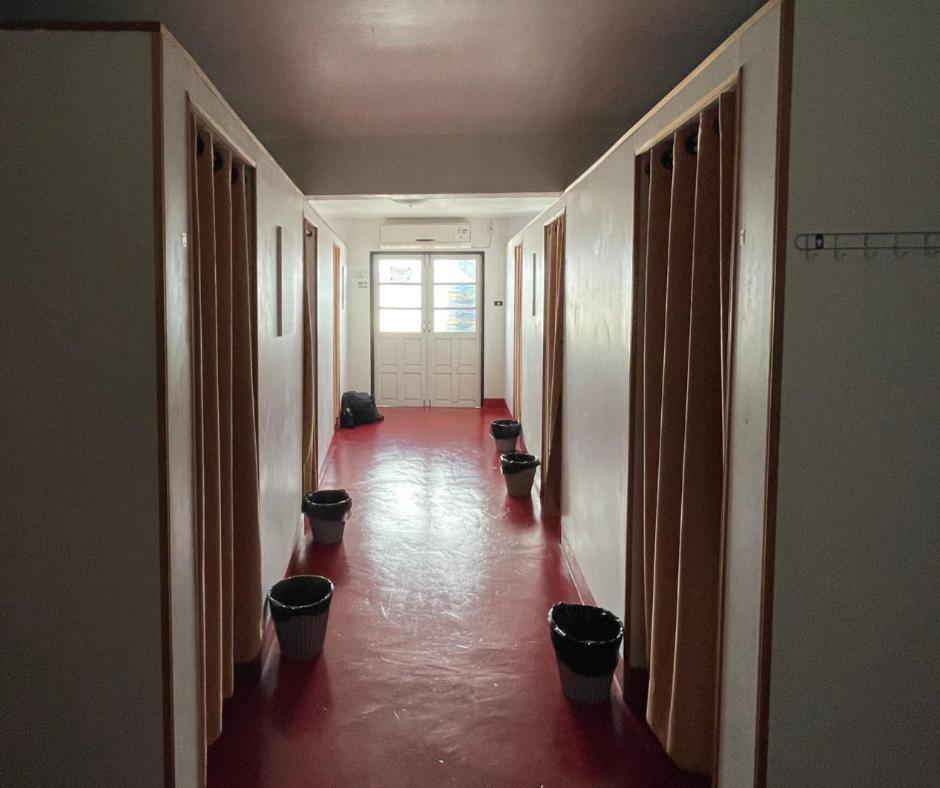The Cabin Backpackers Hostel & Bar เชียงใหม่ ภายนอก รูปภาพ