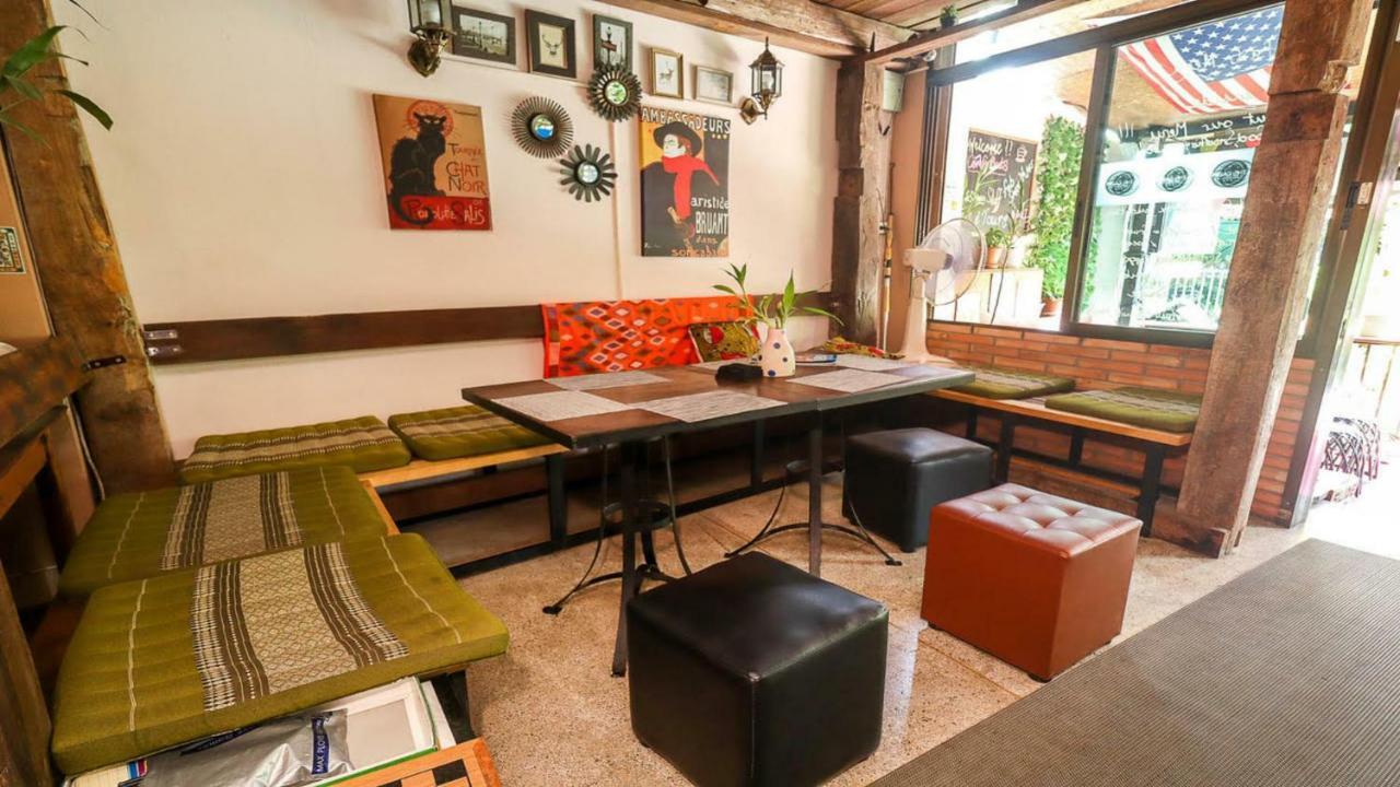 The Cabin Backpackers Hostel & Bar เชียงใหม่ ภายนอก รูปภาพ
